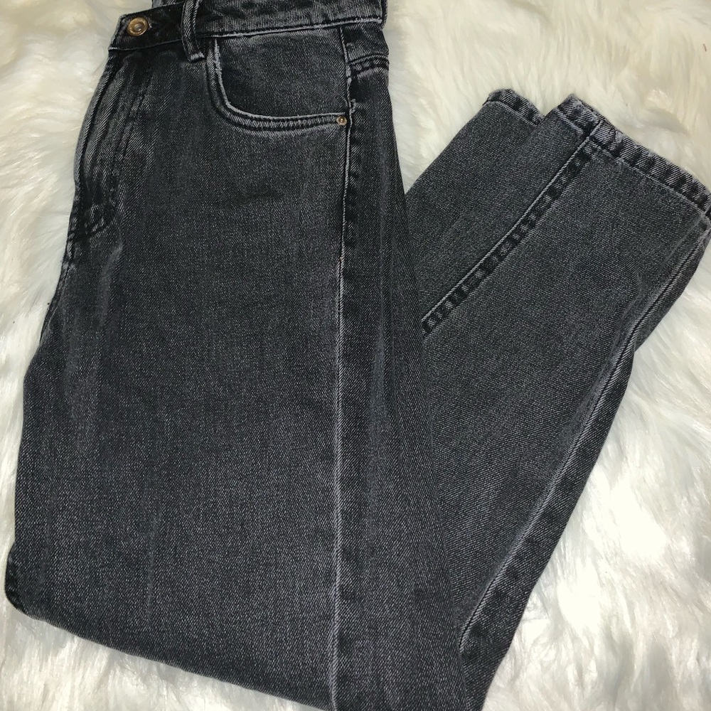 ZARA Never worn Mom fit jeans Sz 4